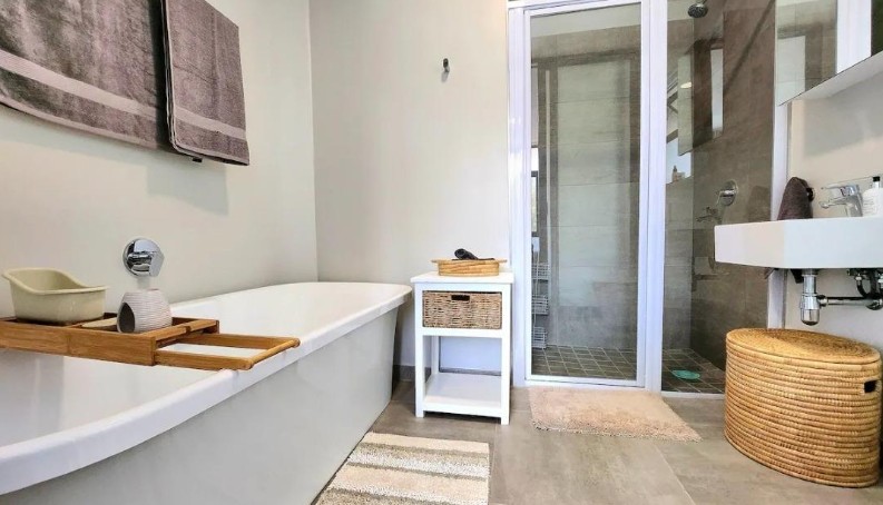 2 Bedroom Property for Sale in Summerstrand Eastern Cape